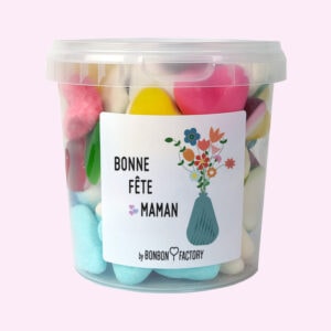 Box fête des mères décorée d'une étiquette "Bonne fête maman"